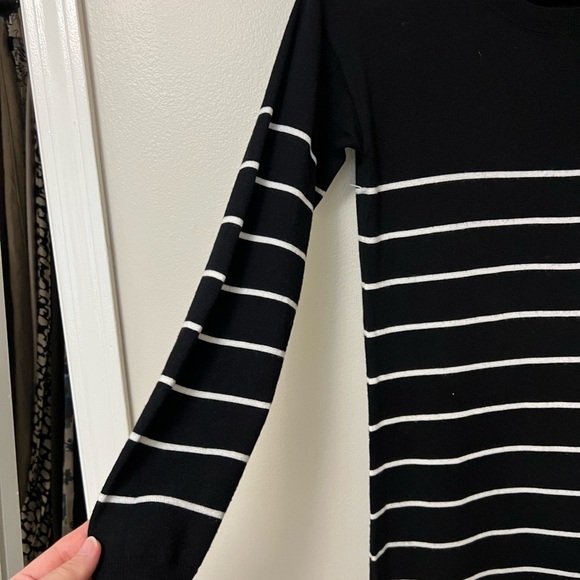 Black and White minimalist Long Sleeve Crew Neck maxi Sweater Dress - Picture 2 of 9